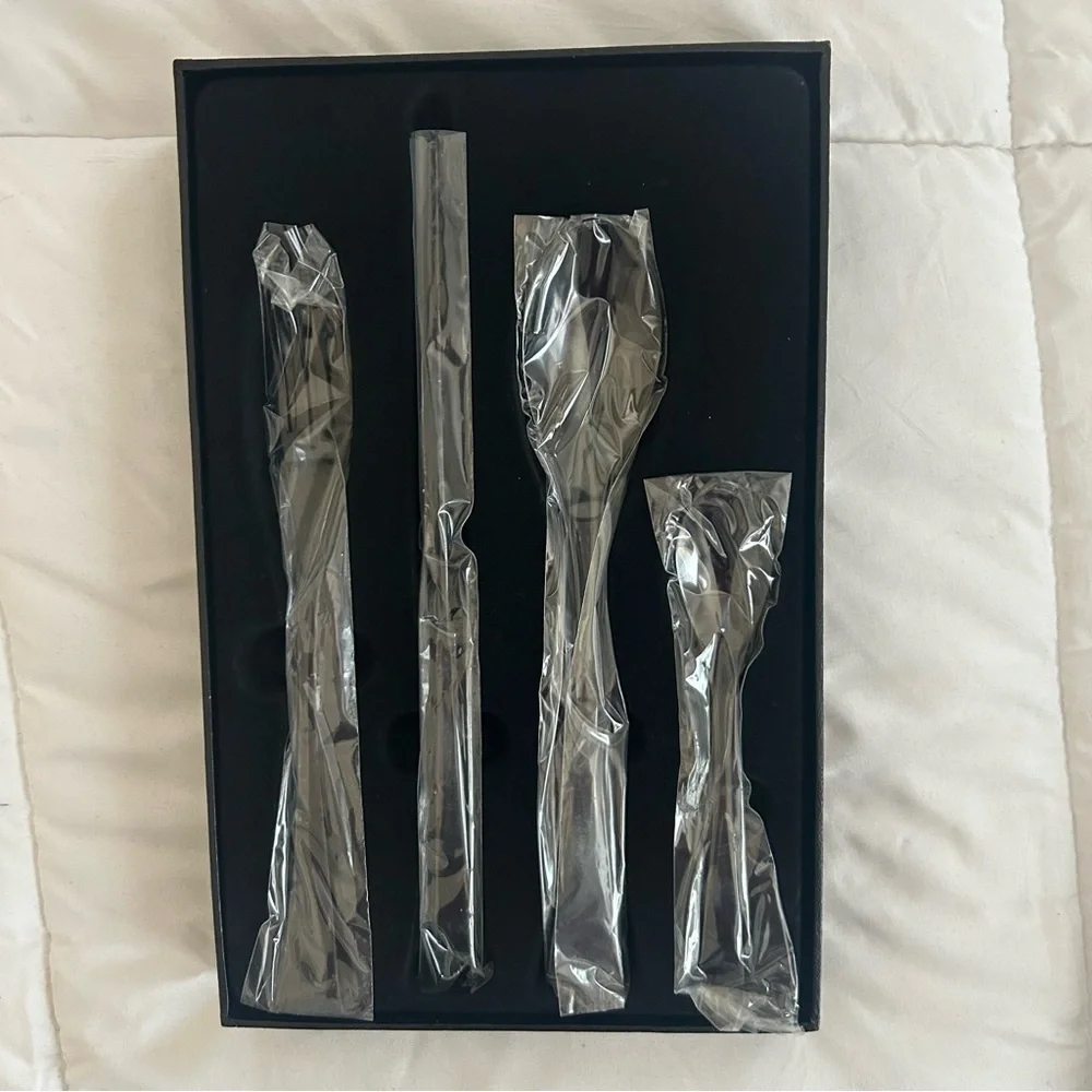 Kaya 4 Piece Premium Black Flatware Set Service for 1 Kitchen Cutlery NIB